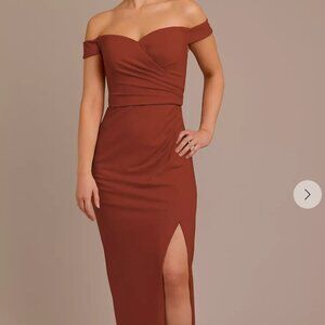 NWT Structured Crepe Off-the-Shoulder Bridesmaid Dress
